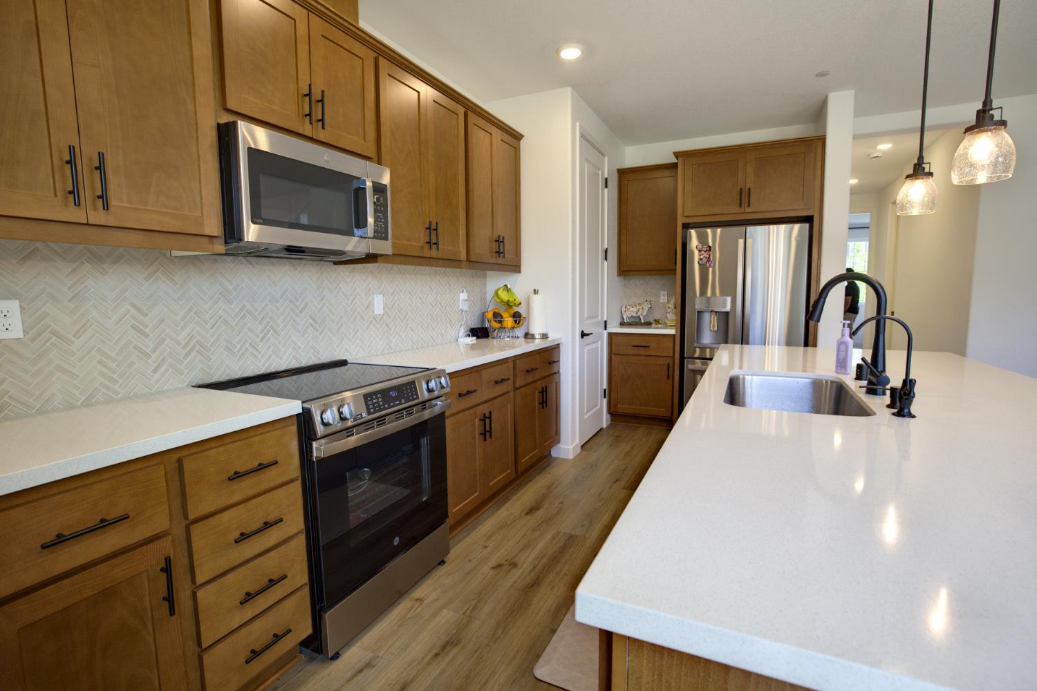 3276 Oak Trail Dr, Manteca, CA 95337