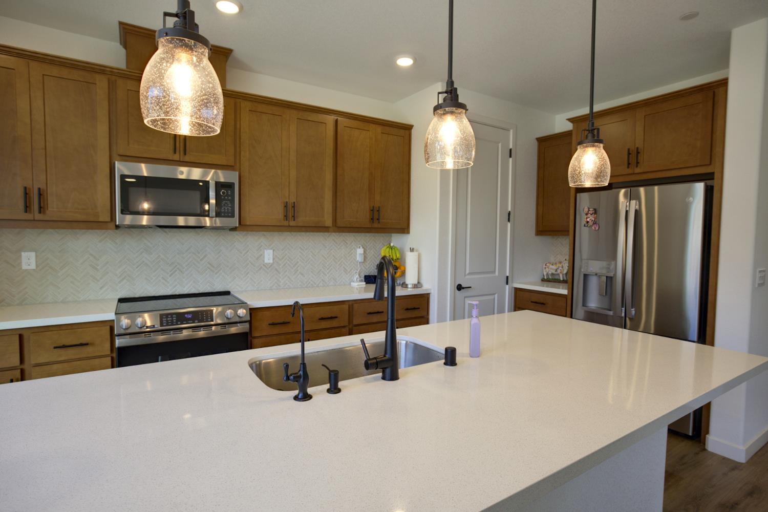3276 Oak Trail Dr, Manteca, CA 95337