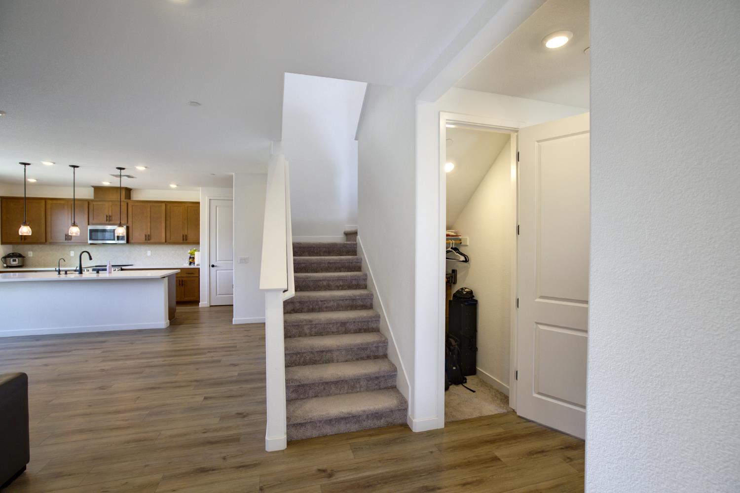 3276 Oak Trail Dr, Manteca, CA 95337
