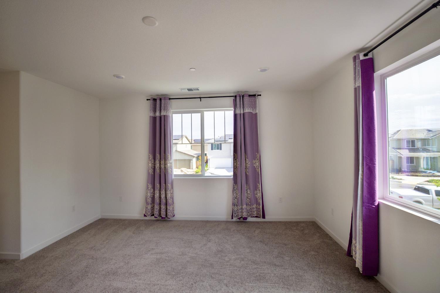 3276 Oak Trail Dr, Manteca, CA 95337