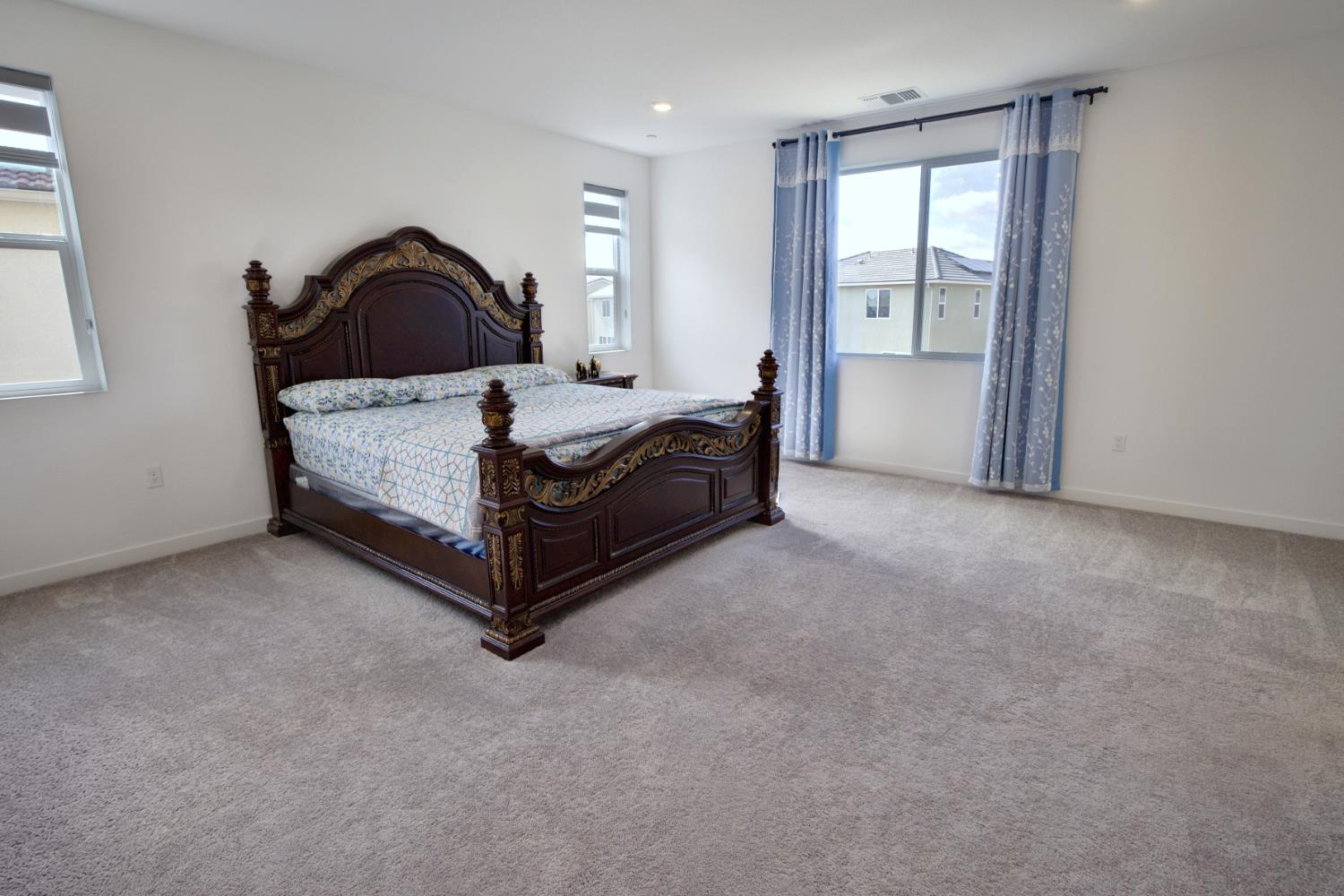 3276 Oak Trail Dr, Manteca, CA 95337