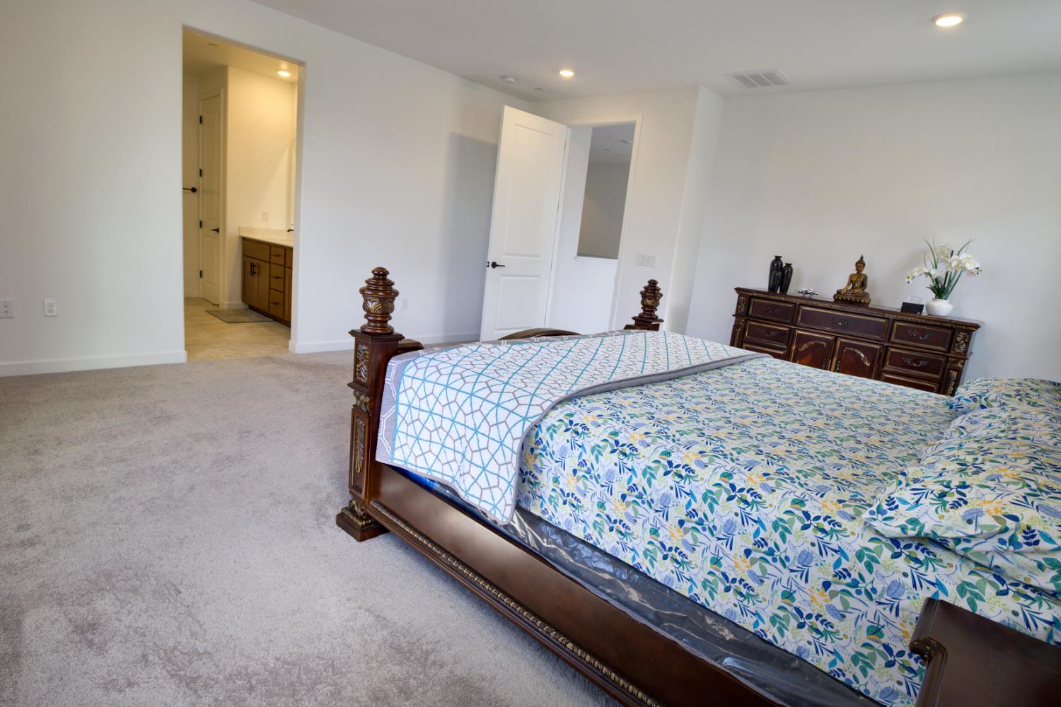 3276 Oak Trail Dr, Manteca, CA 95337