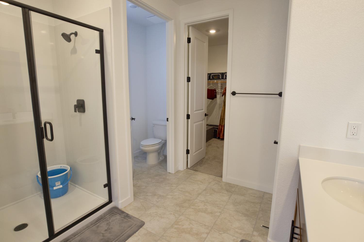 3276 Oak Trail Dr, Manteca, CA 95337