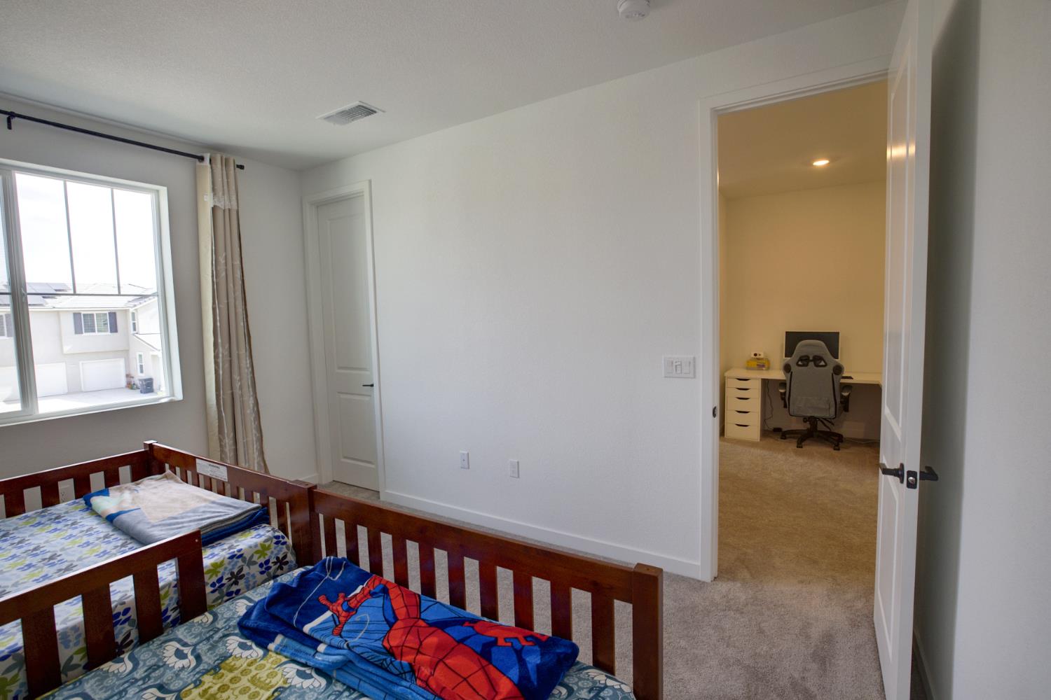 3276 Oak Trail Dr, Manteca, CA 95337