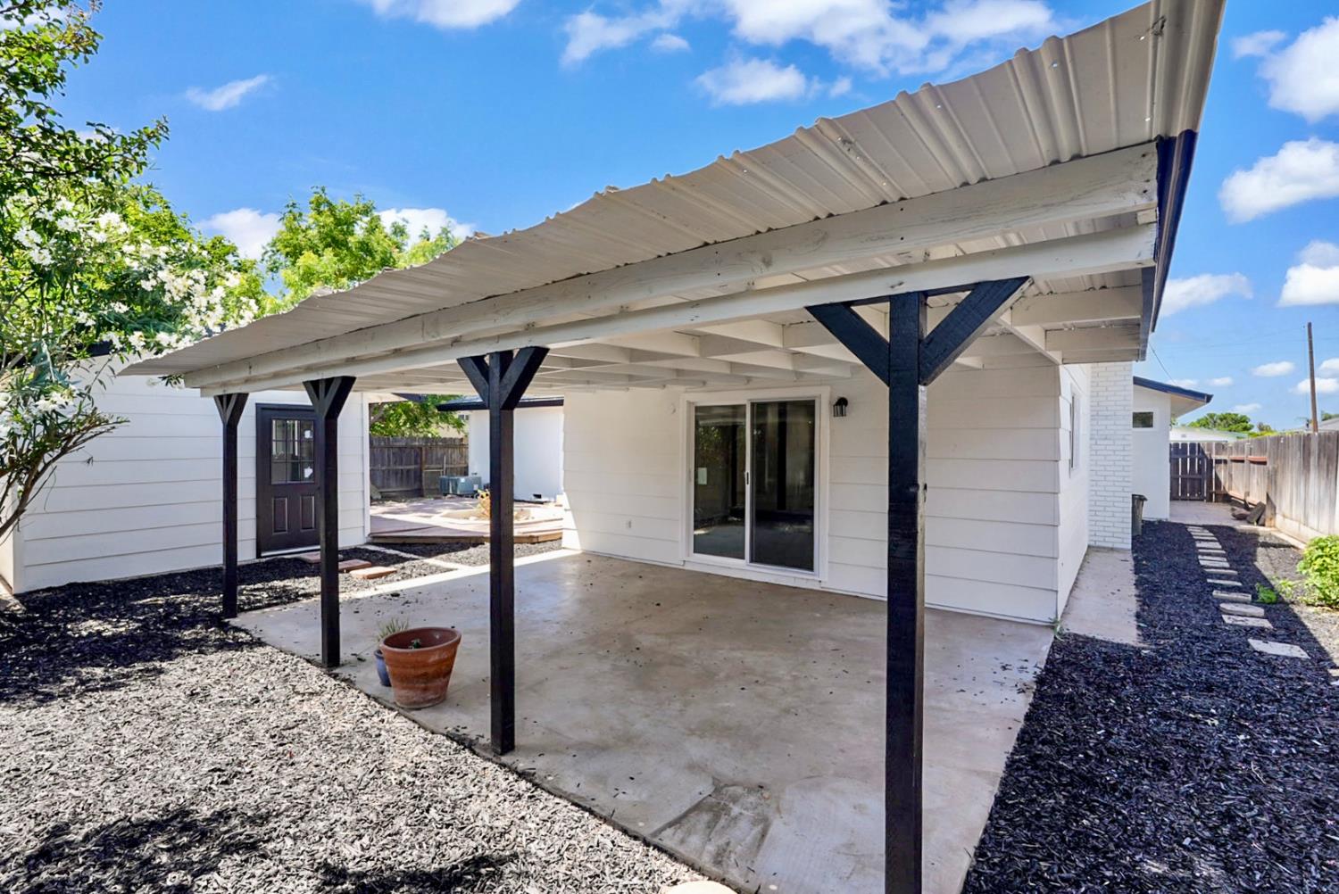 2832 Fowler Rd, Ceres, CA 95307