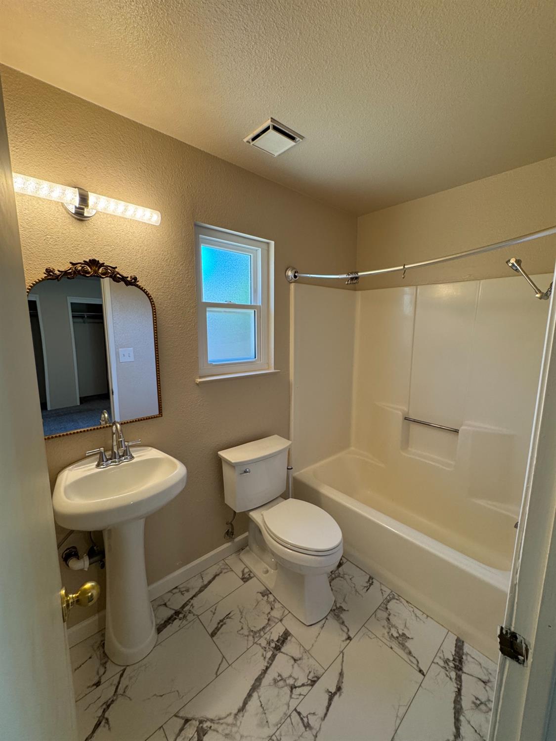 2675 Jeannie Ct, Turlock, CA 95382