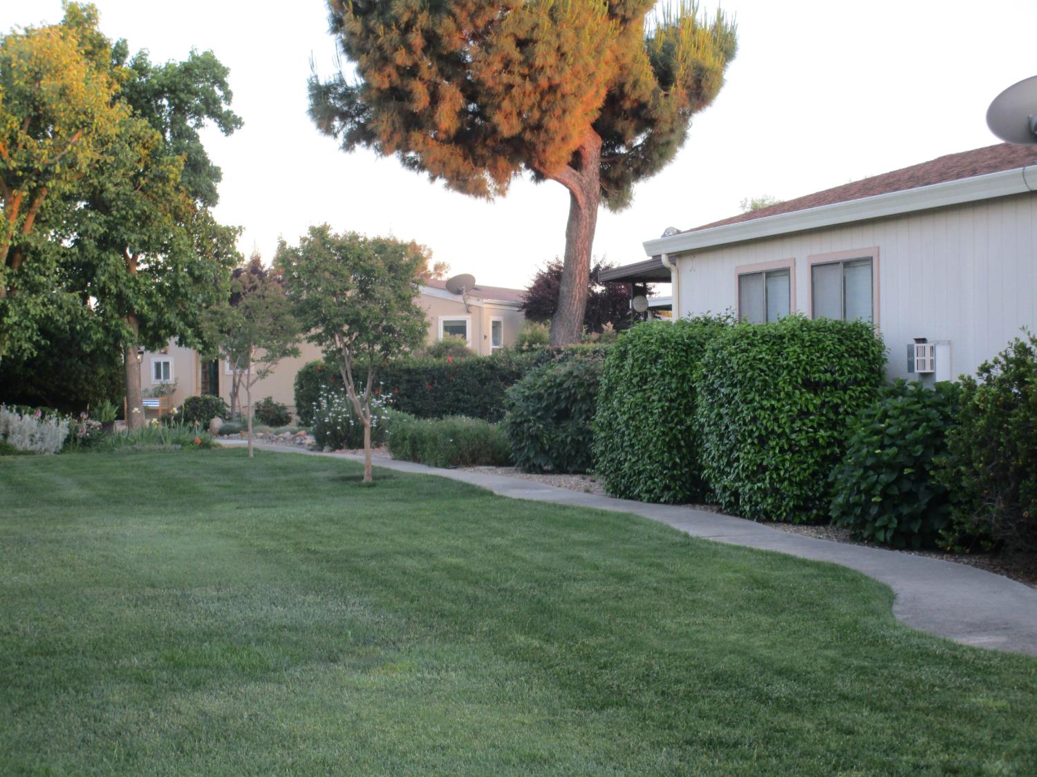 1500 Held Dr #49, Modesto, CA 95355