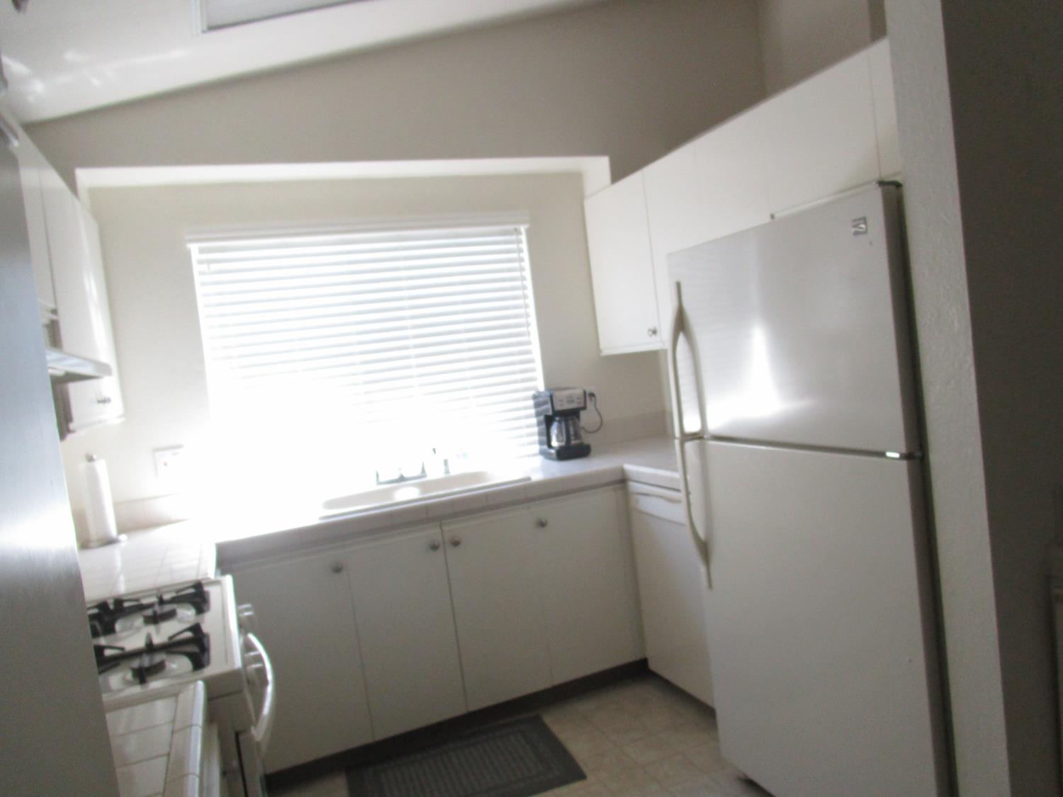 1500 Held Dr #49, Modesto, CA 95355