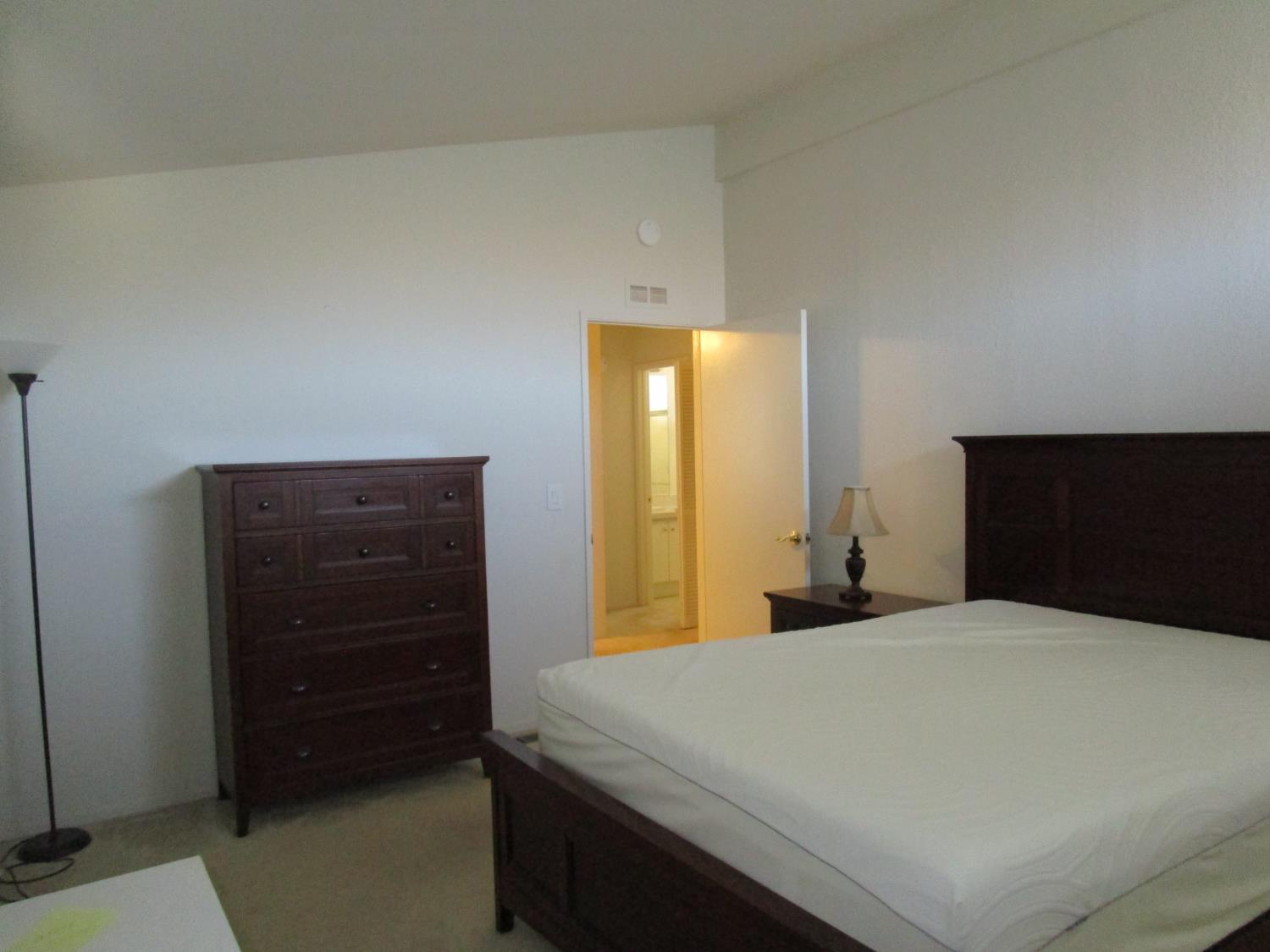 1500 Held Dr #49, Modesto, CA 95355