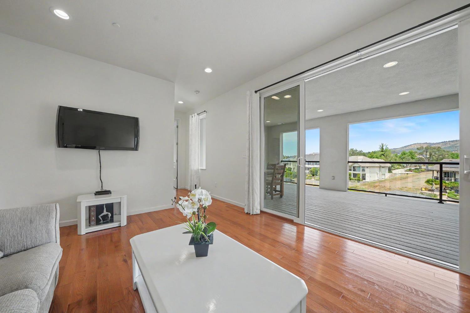 6066 Bluff View Rd, Copperopolis, CA 95228