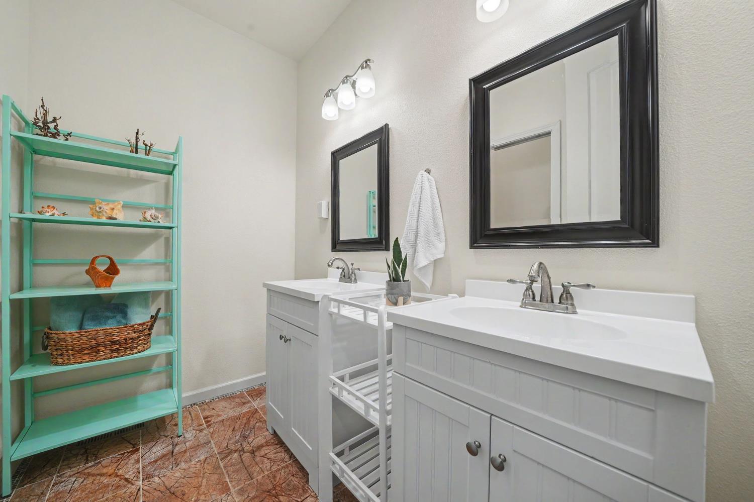 6066 Bluff View Rd, Copperopolis, CA 95228