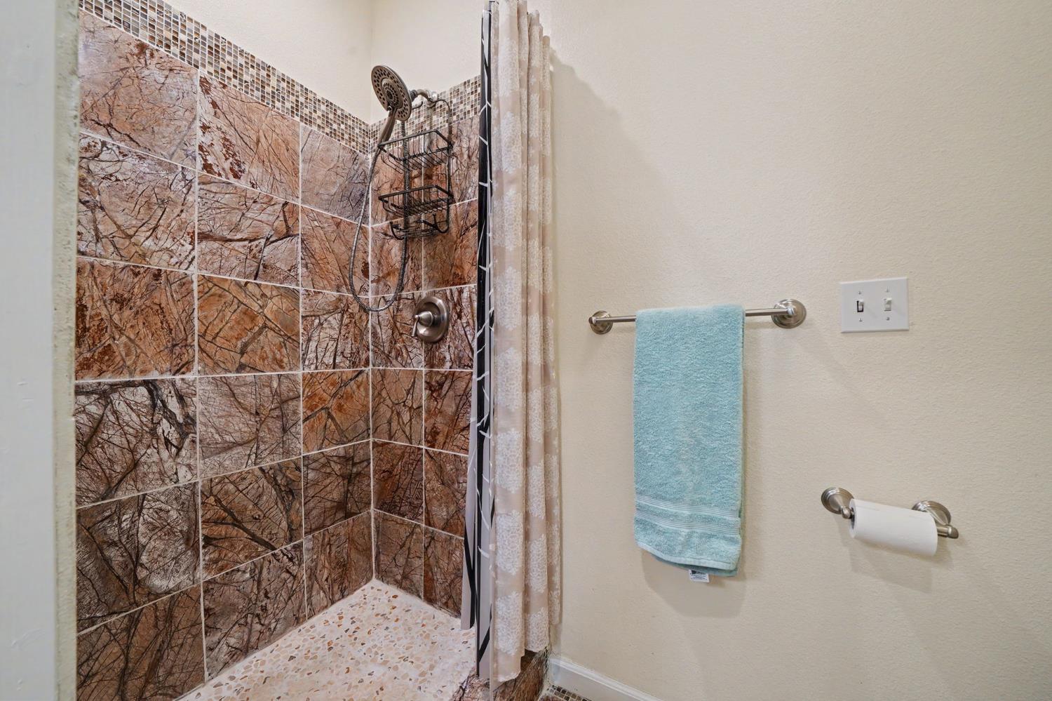 6066 Bluff View Rd, Copperopolis, CA 95228