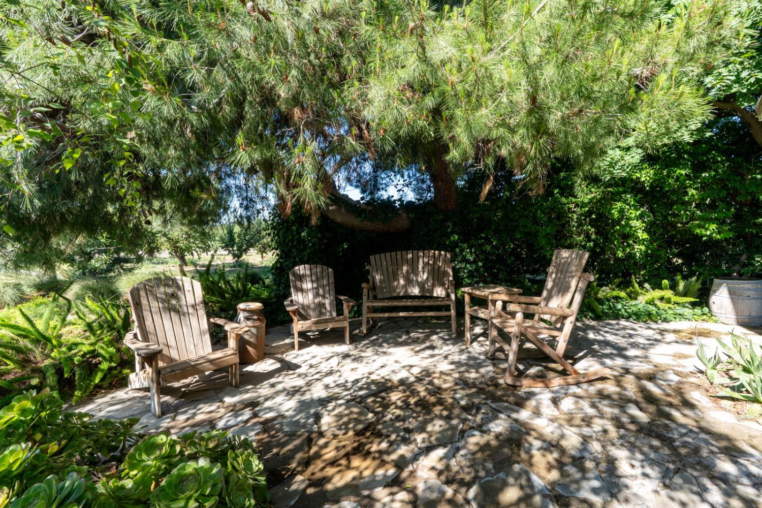 22650 W Sunset Ave, Los Banos, CA 93635