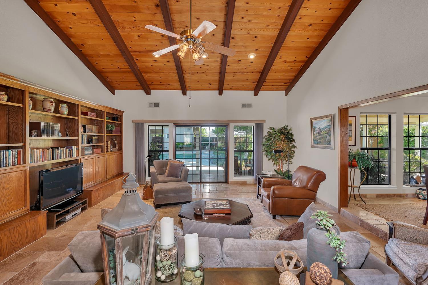 22650 W Sunset Ave, Los Banos, CA 93635