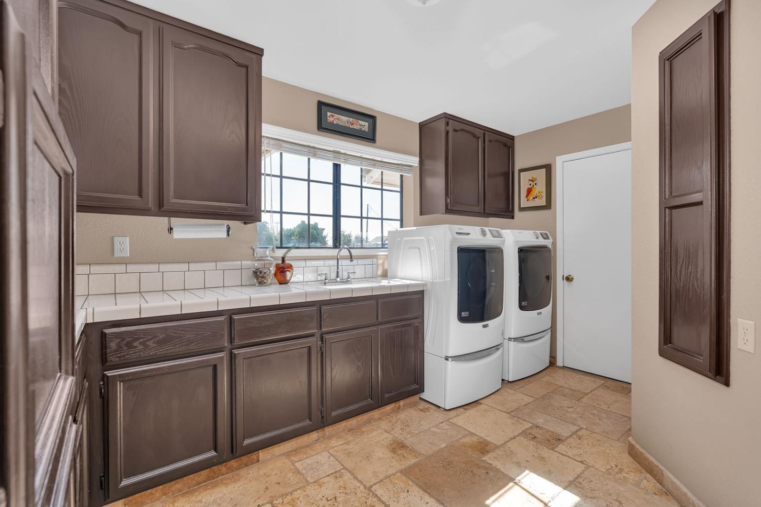 22650 W Sunset Ave, Los Banos, CA 93635