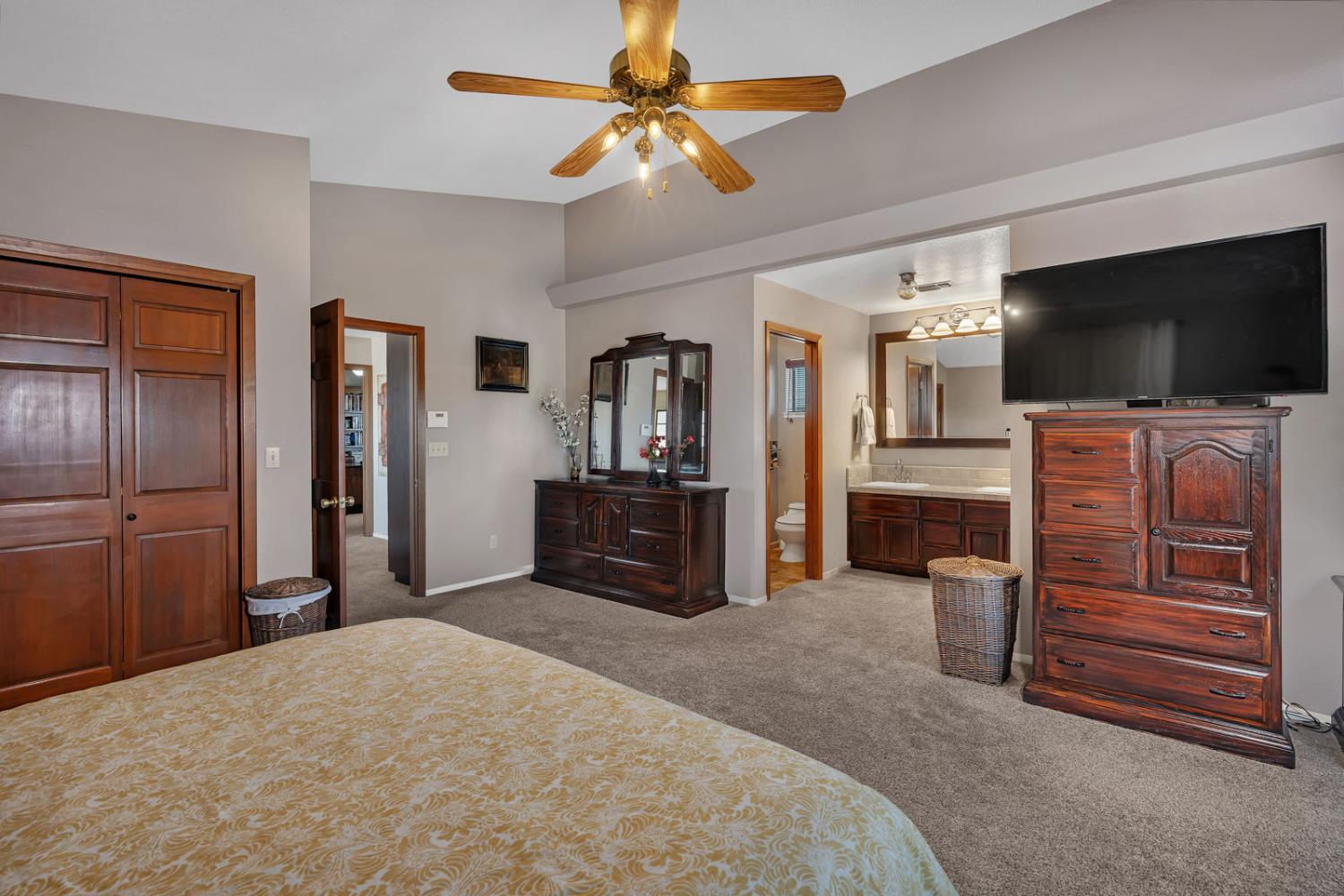 22650 W Sunset Ave, Los Banos, CA 93635