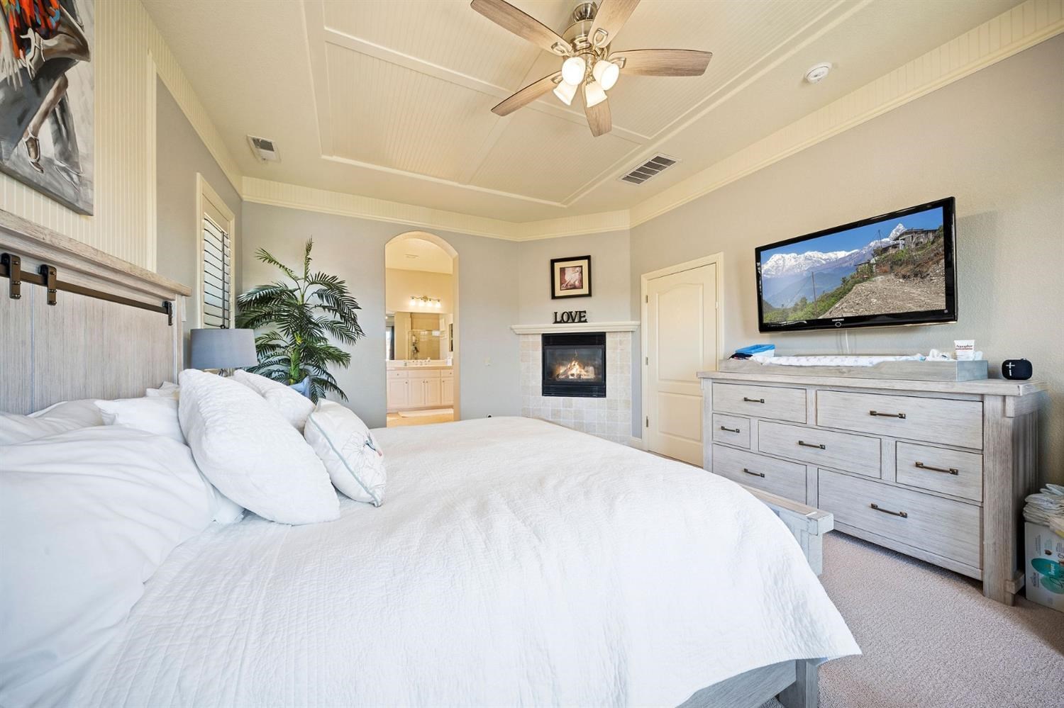 175 Athena Dr, Copperopolis, CA 95228