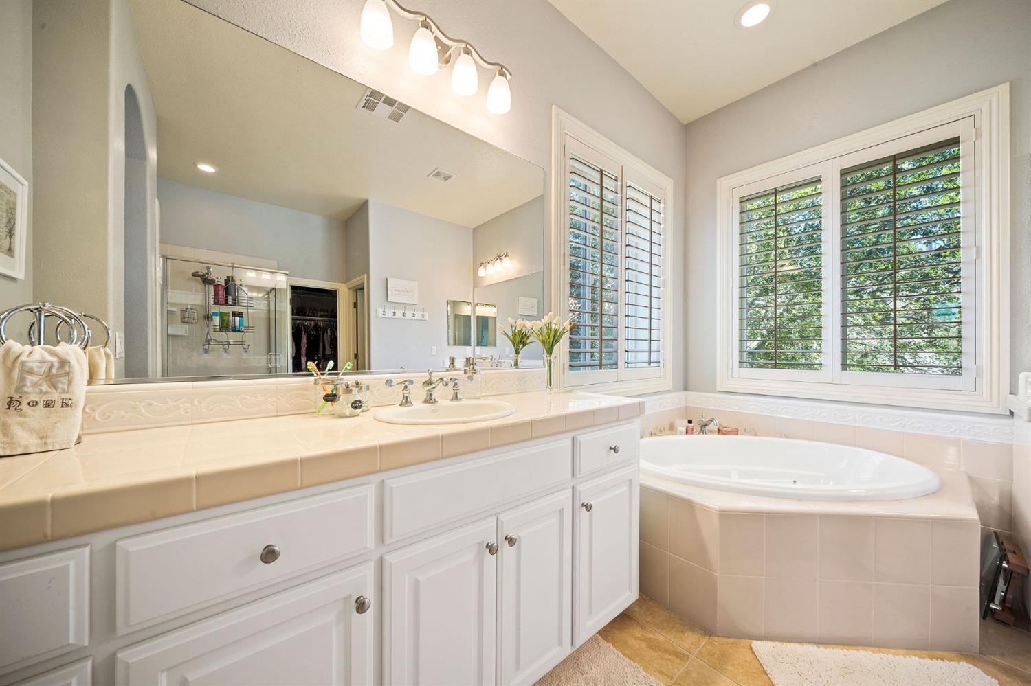 175 Athena Dr, Copperopolis, CA 95228