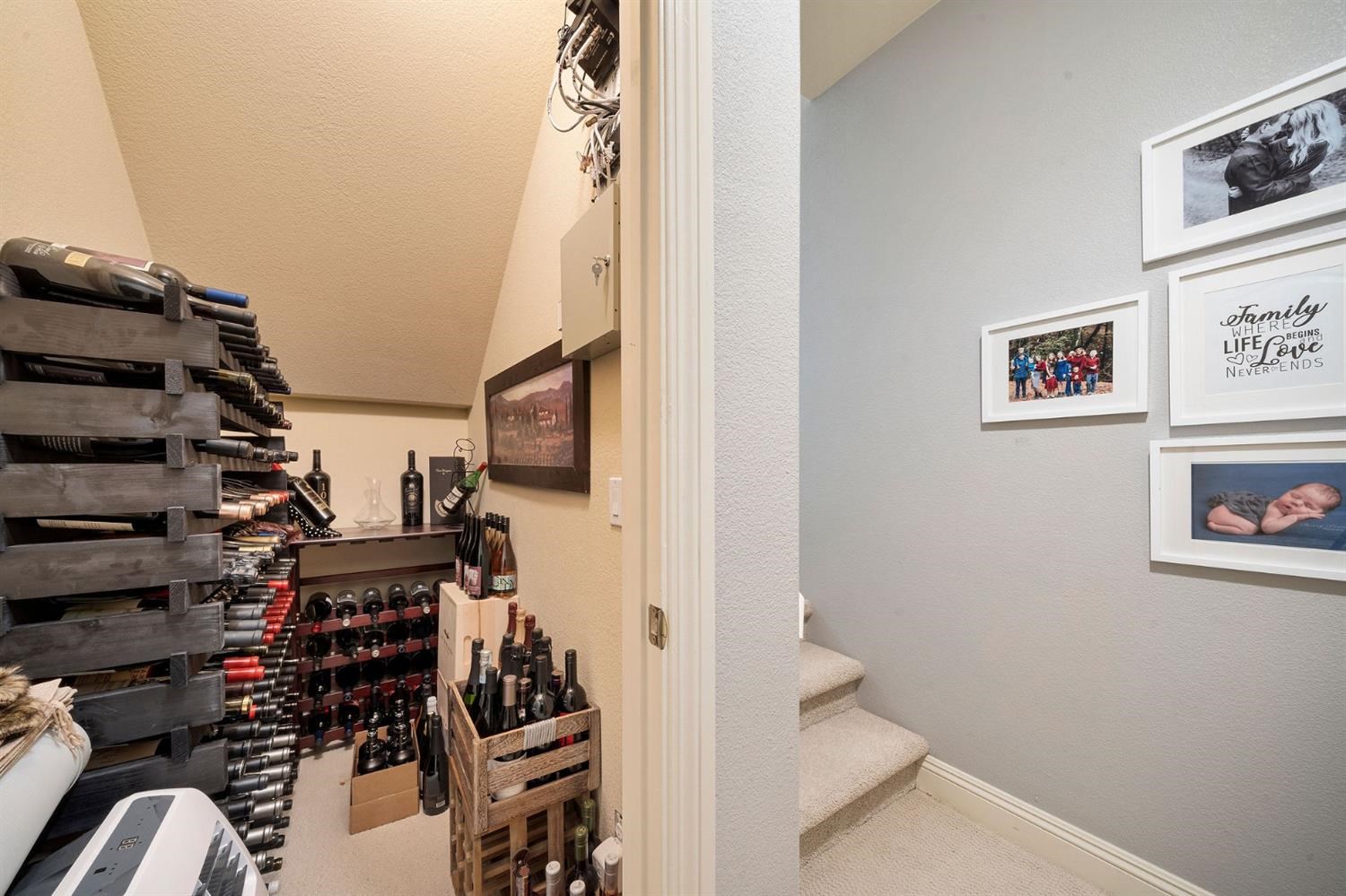 175 Athena Dr, Copperopolis, CA 95228