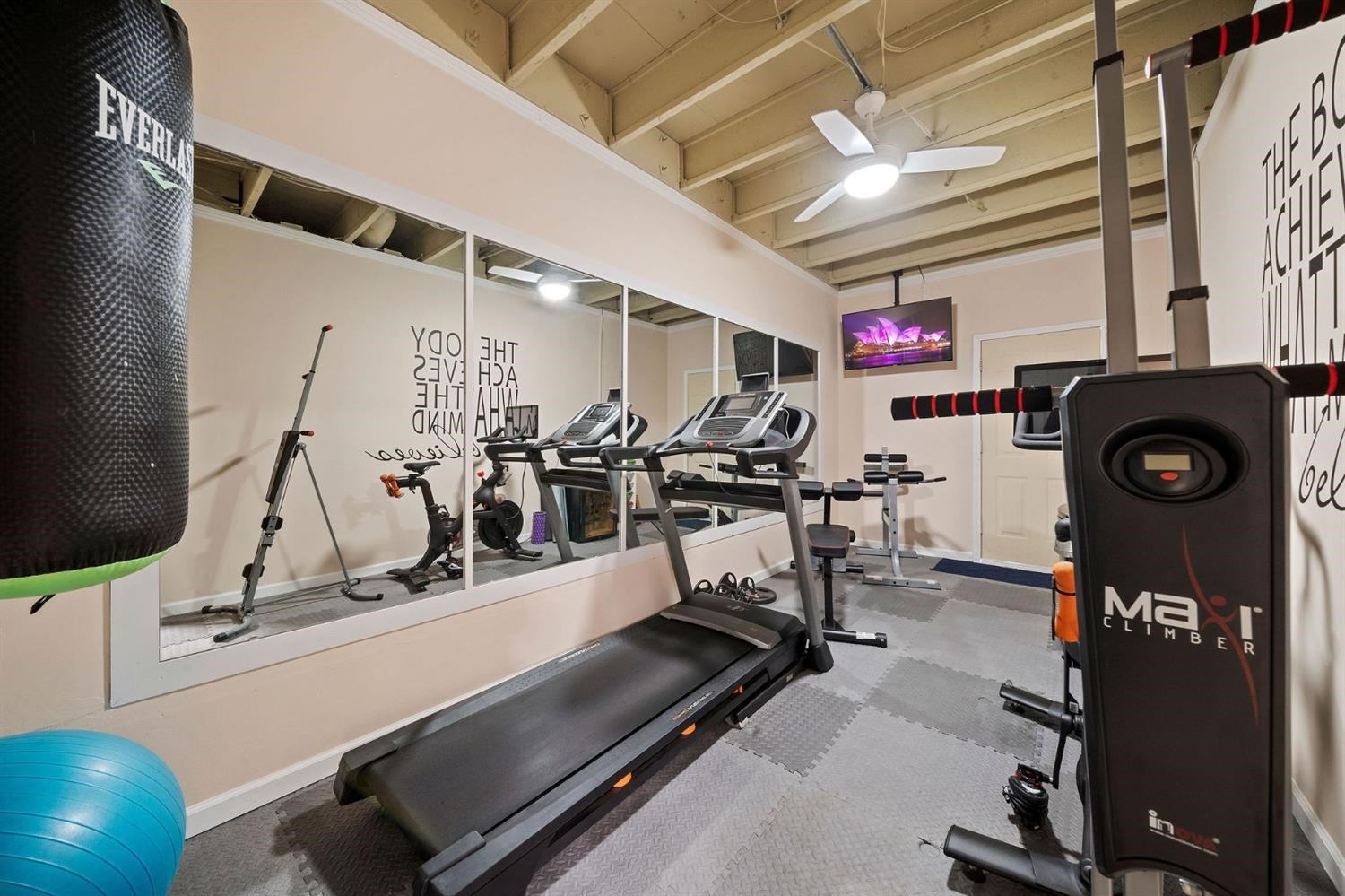 175 Athena Dr, Copperopolis, CA 95228
