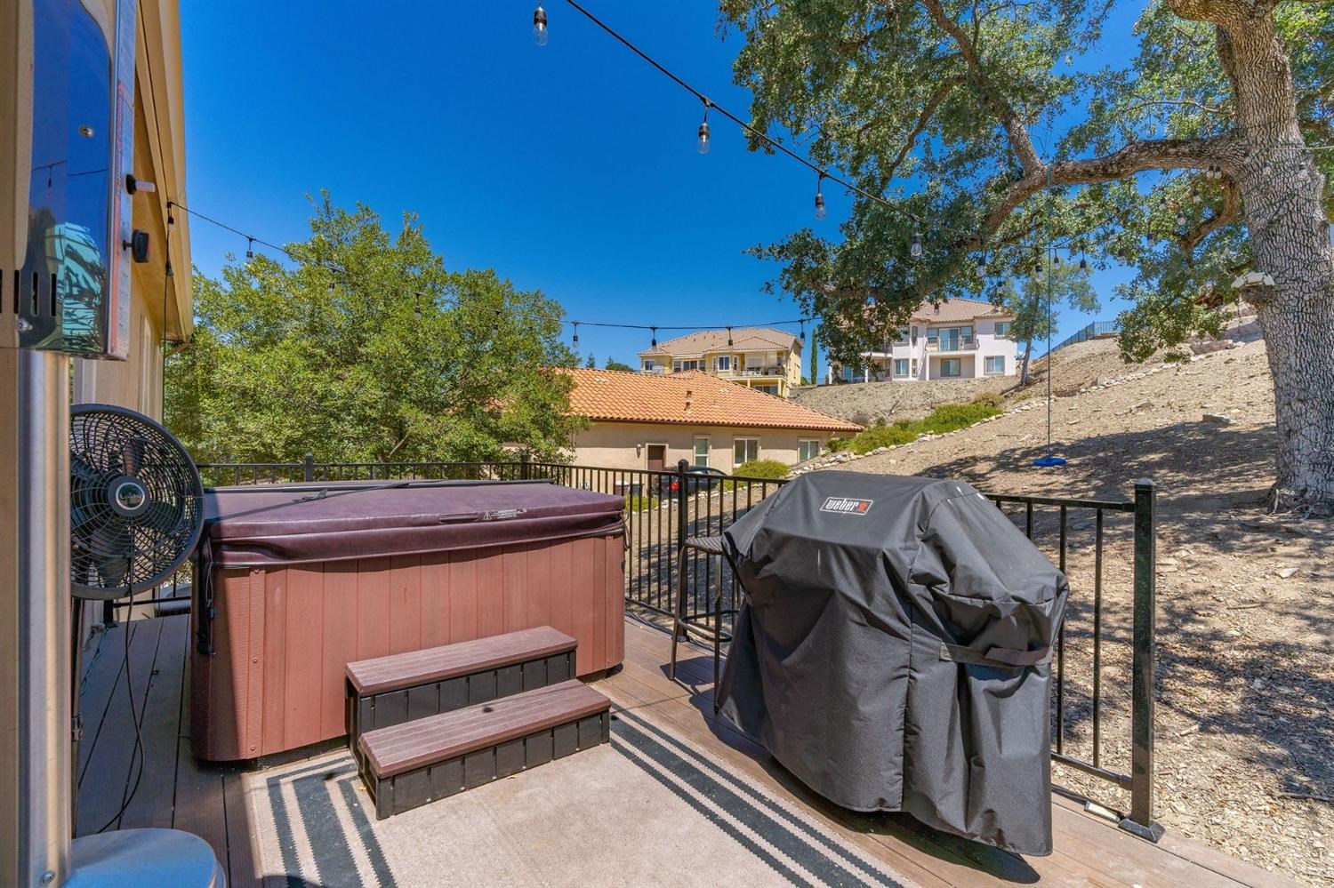 175 Athena Dr, Copperopolis, CA 95228