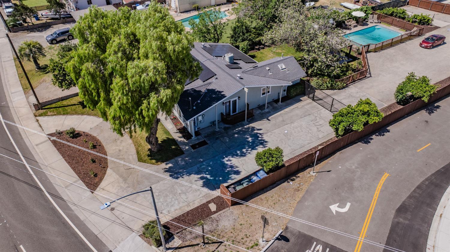 1941 N Main Street, Manteca, CA 95336