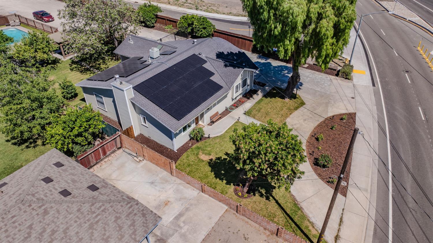 1941 N Main Street, Manteca, CA 95336