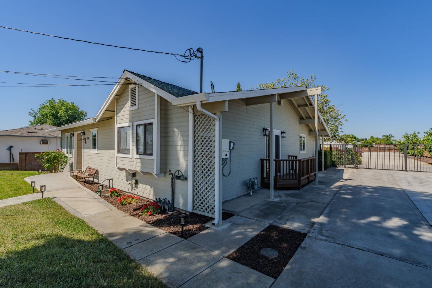 1941 N Main Street, Manteca, CA 95336