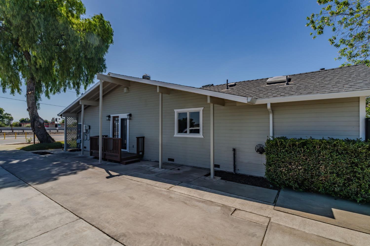 1941 N Main Street, Manteca, CA 95336