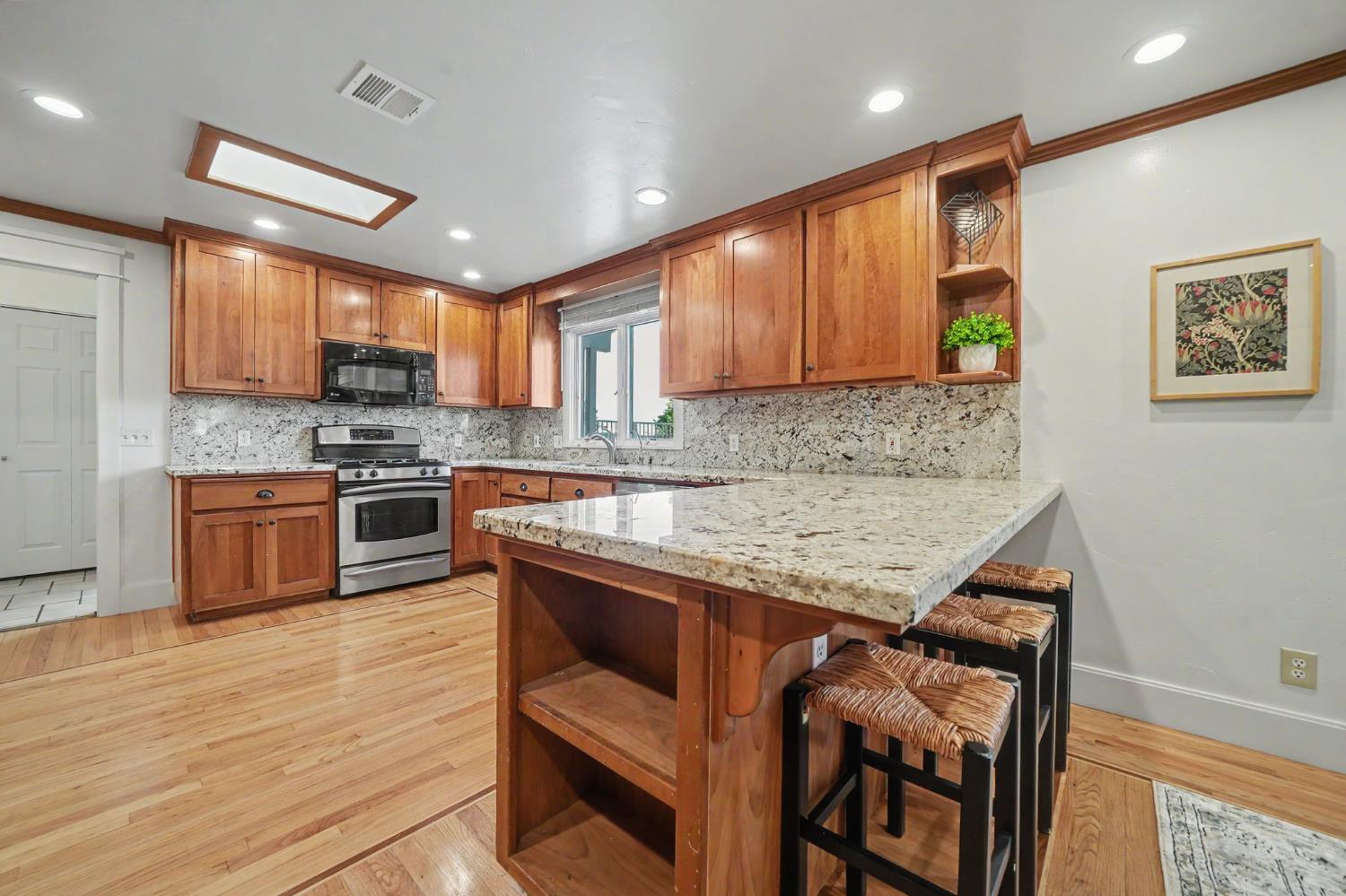 1941 N Main Street, Manteca, CA 95336