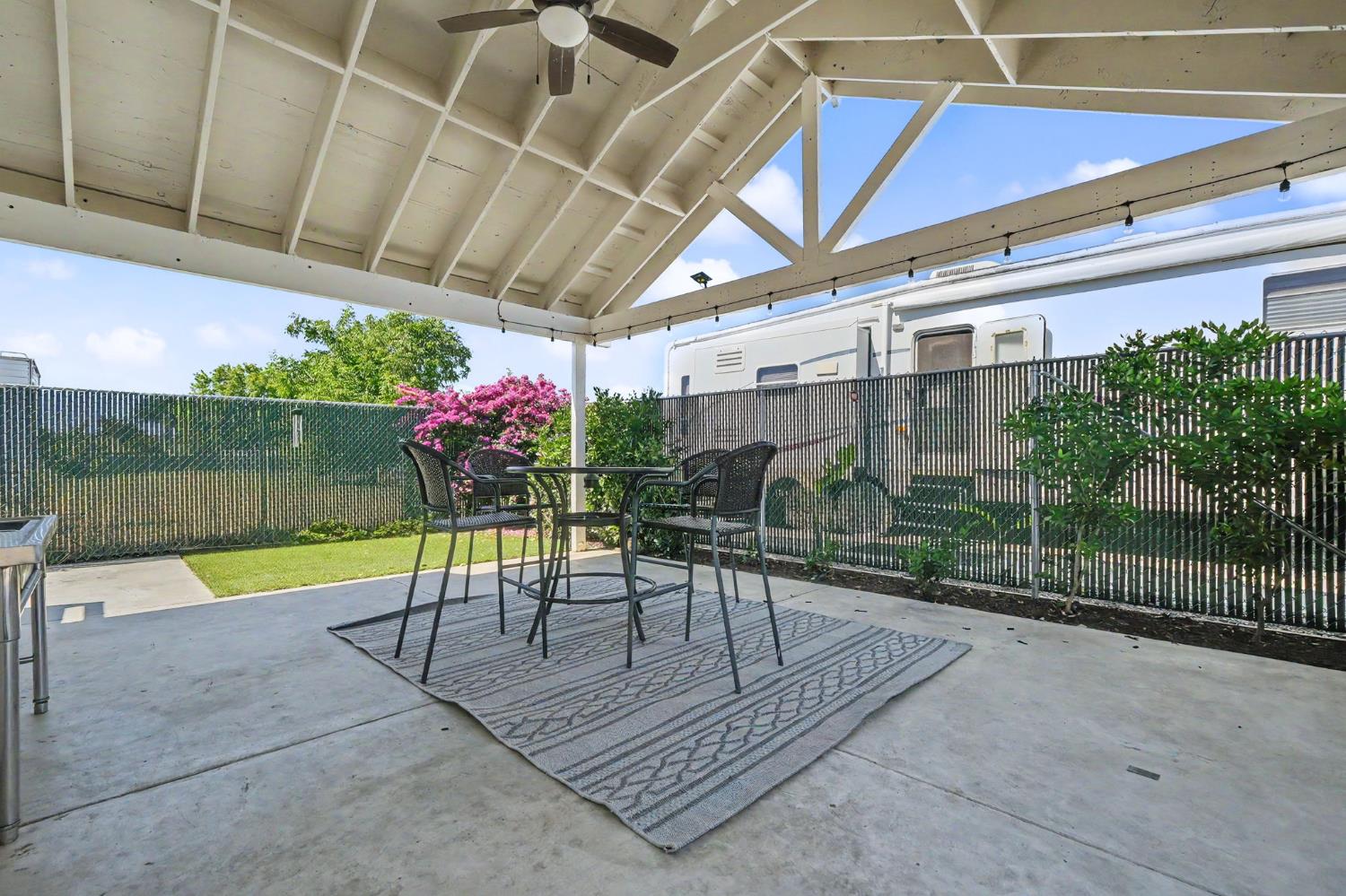 1941 N Main Street, Manteca, CA 95336