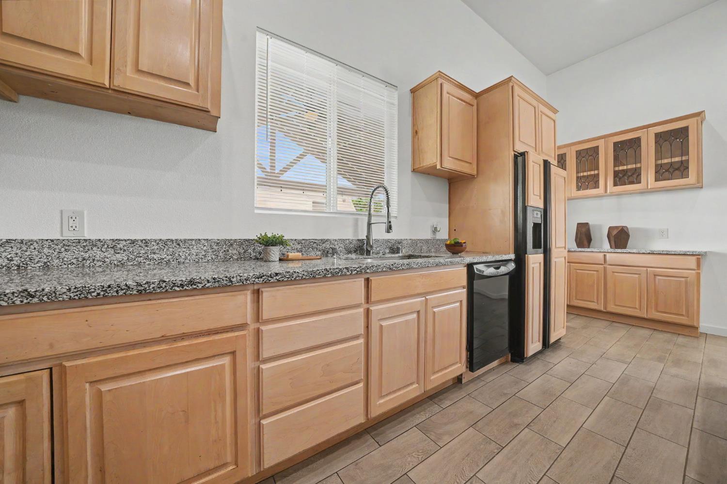 1941 N Main Street, Manteca, CA 95336