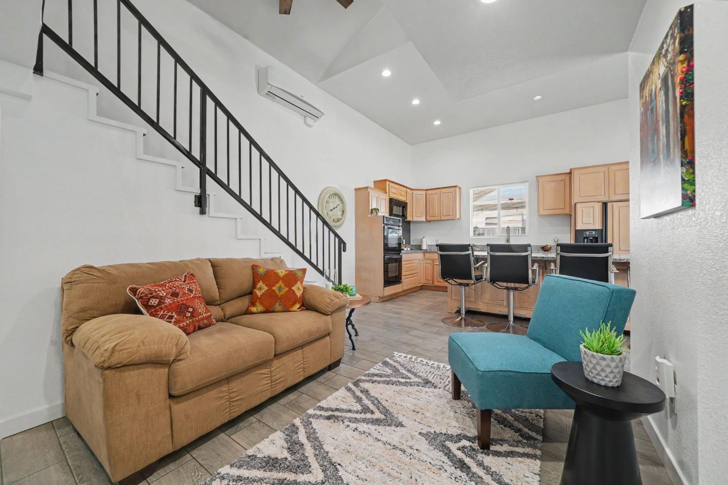 1941 N Main Street, Manteca, CA 95336