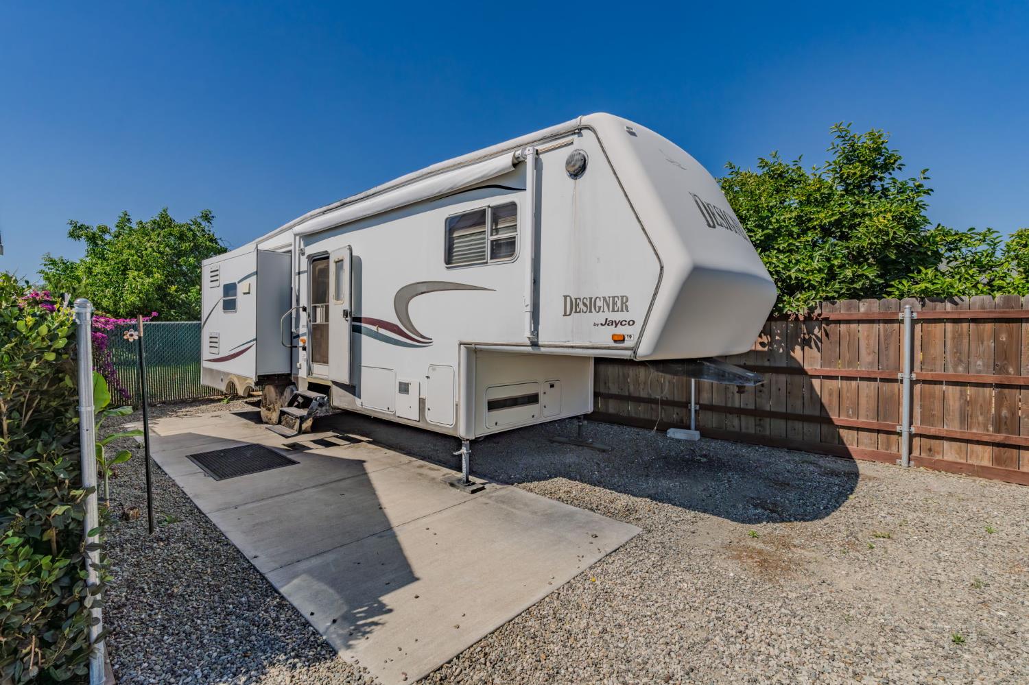 1941 N Main Street, Manteca, CA 95336