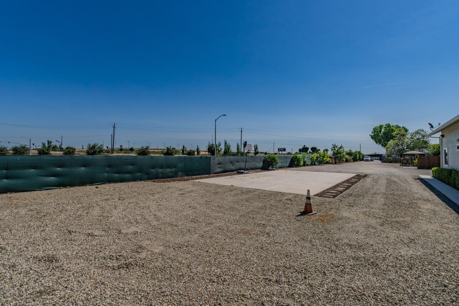 1941 N Main Street, Manteca, CA 95336