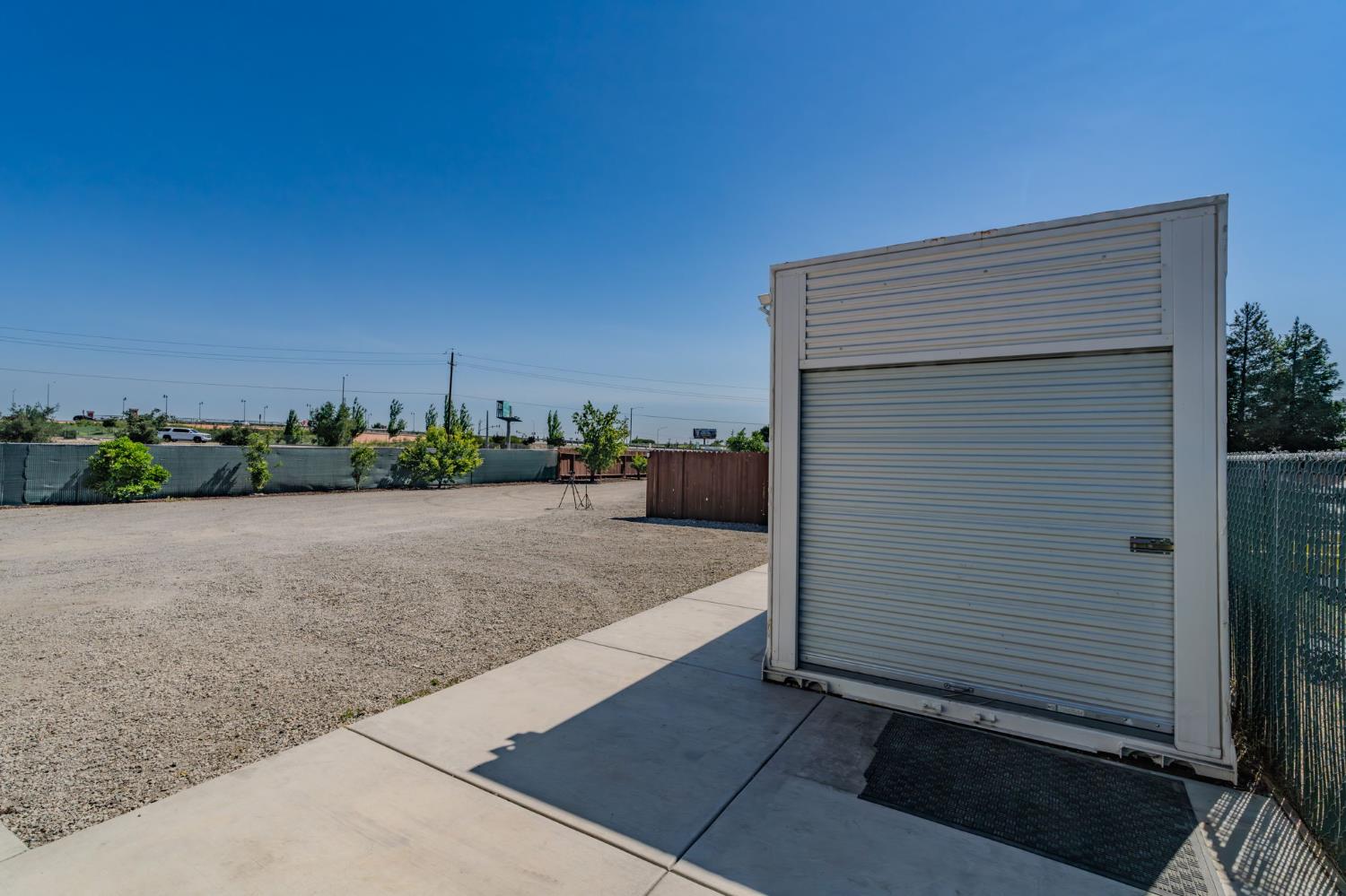 1941 N Main Street, Manteca, CA 95336