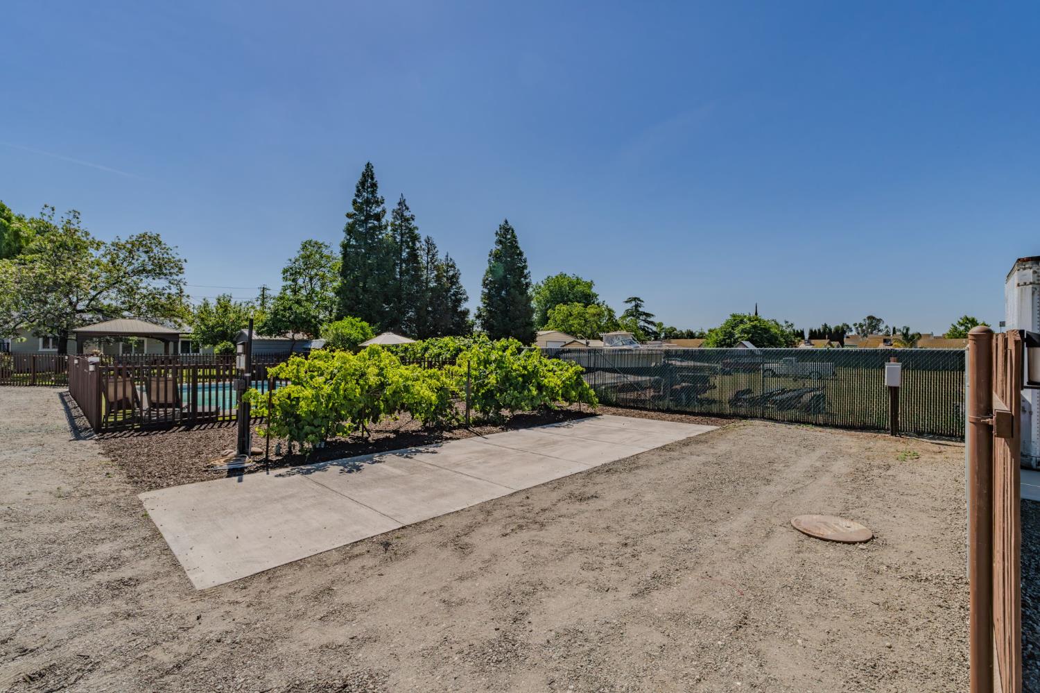 1941 N Main Street, Manteca, CA 95336