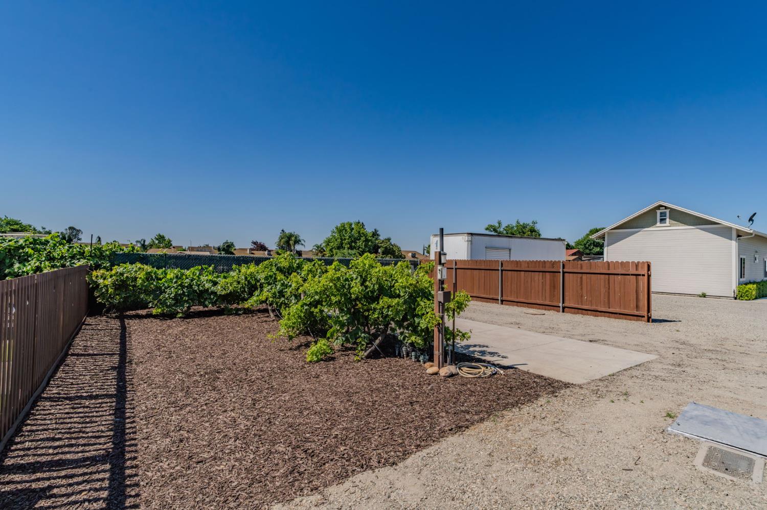 1941 N Main Street, Manteca, CA 95336