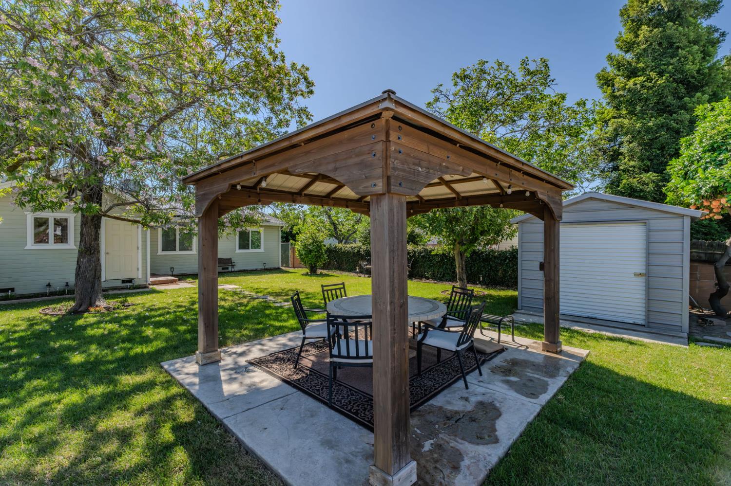 1941 N Main Street, Manteca, CA 95336