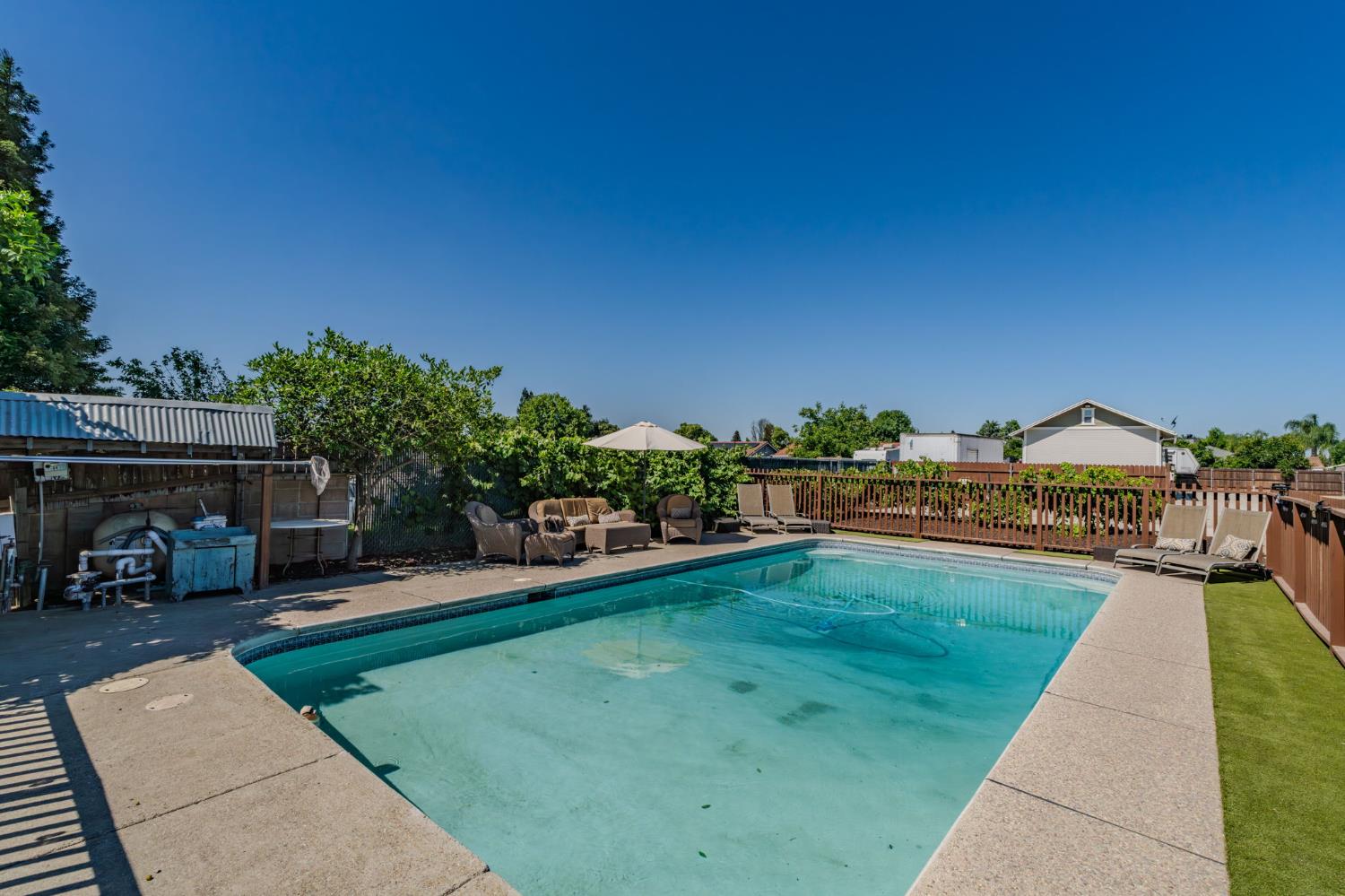 1941 N Main Street, Manteca, CA 95336