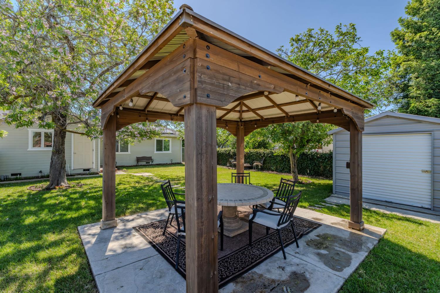 1941 N Main Street, Manteca, CA 95336