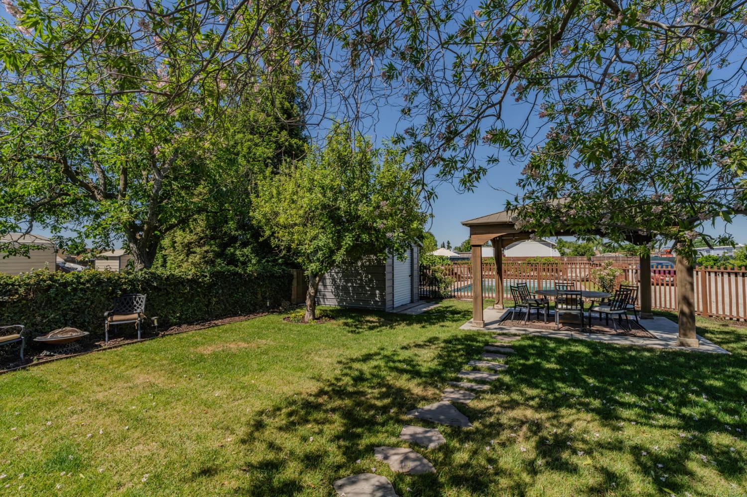 1941 N Main Street, Manteca, CA 95336