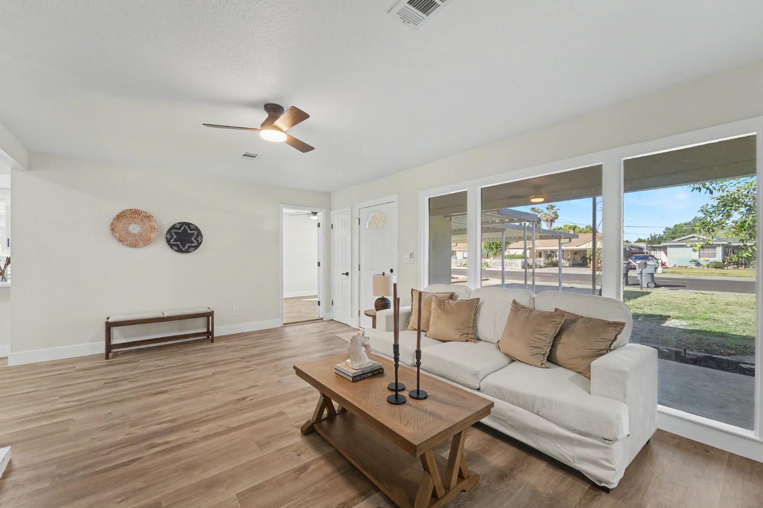 234 S Lee Ave, Oakdale, CA 95361