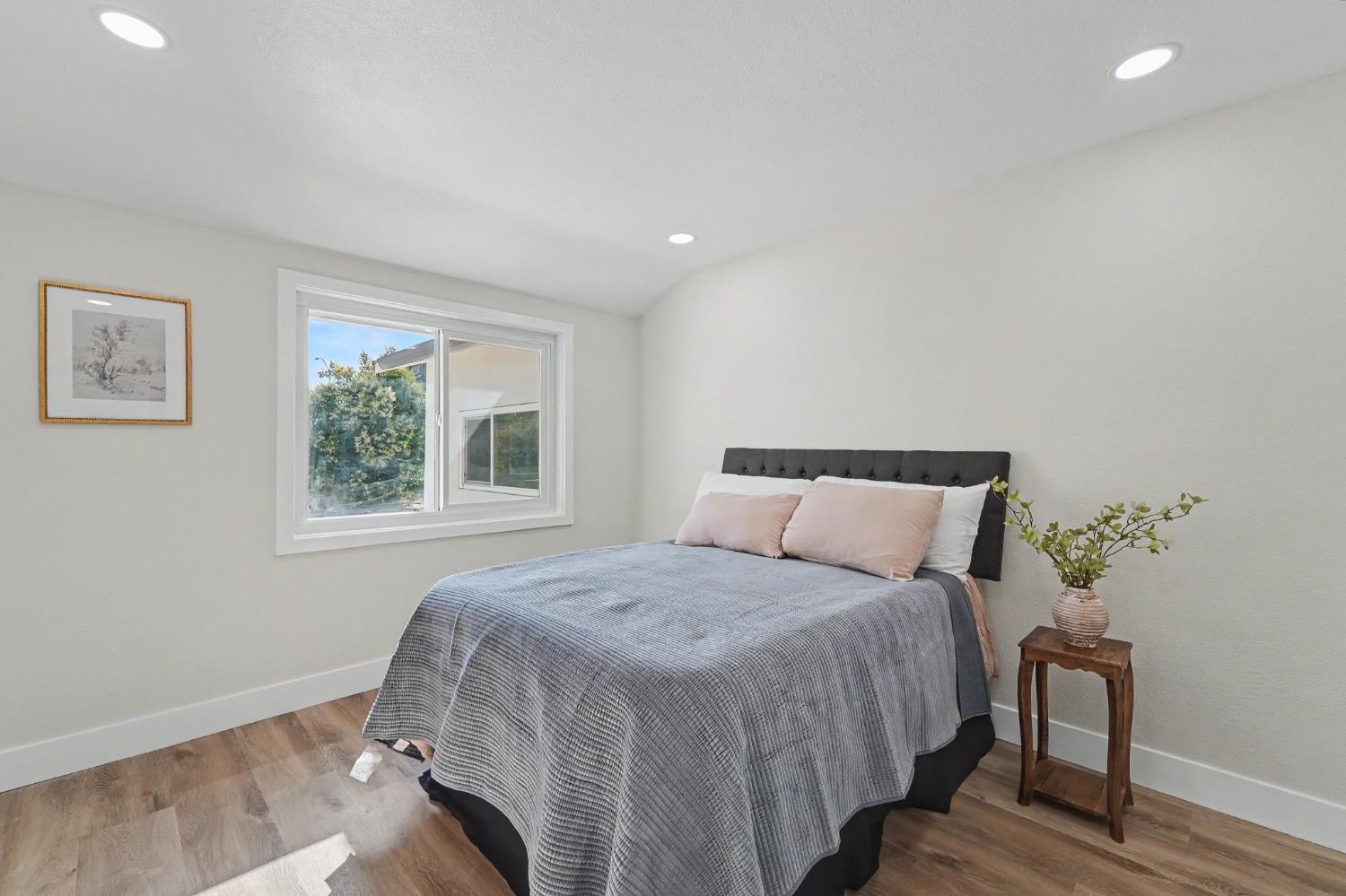 234 S Lee Ave, Oakdale, CA 95361