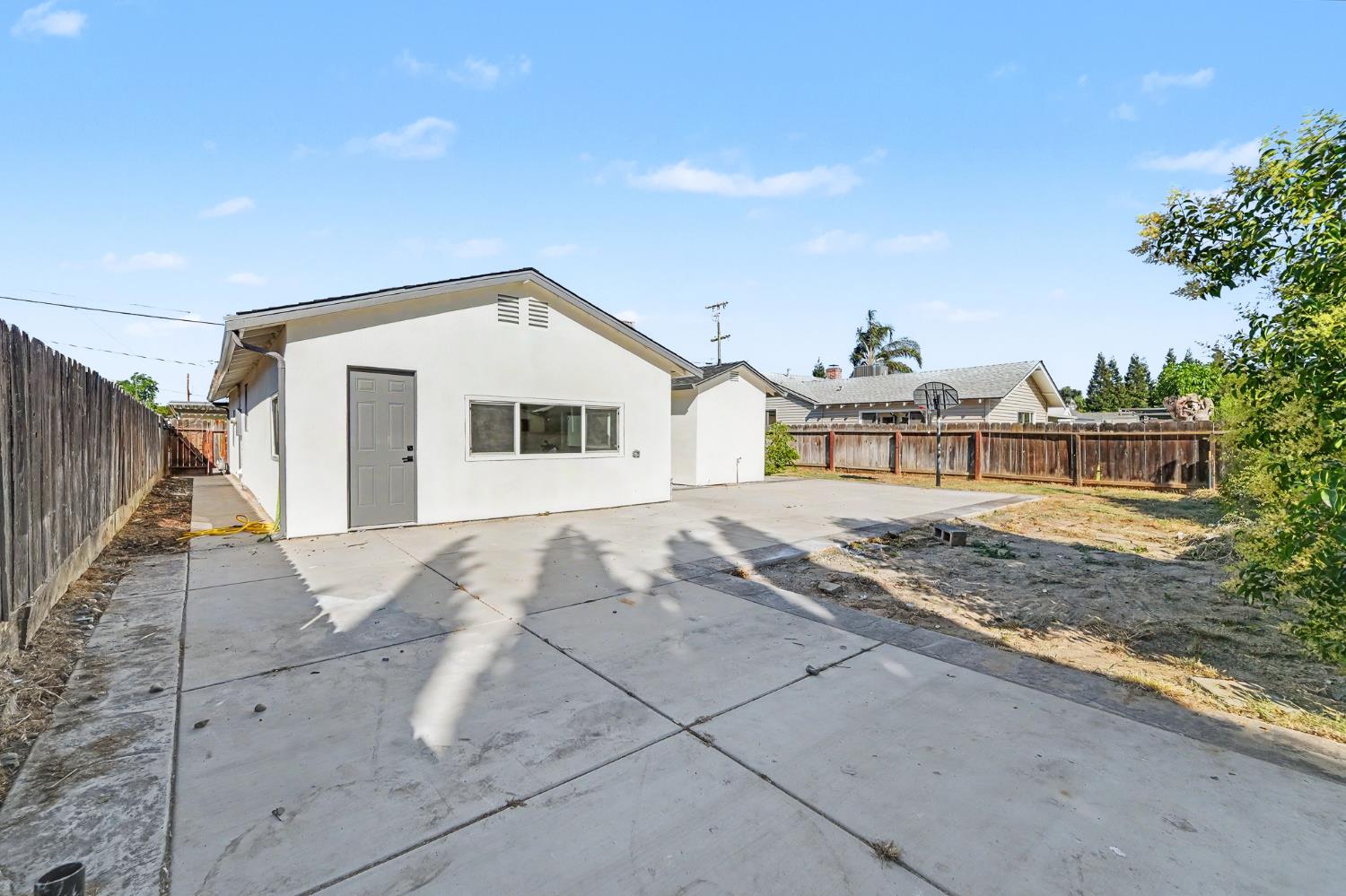 234 S Lee Ave, Oakdale, CA 95361