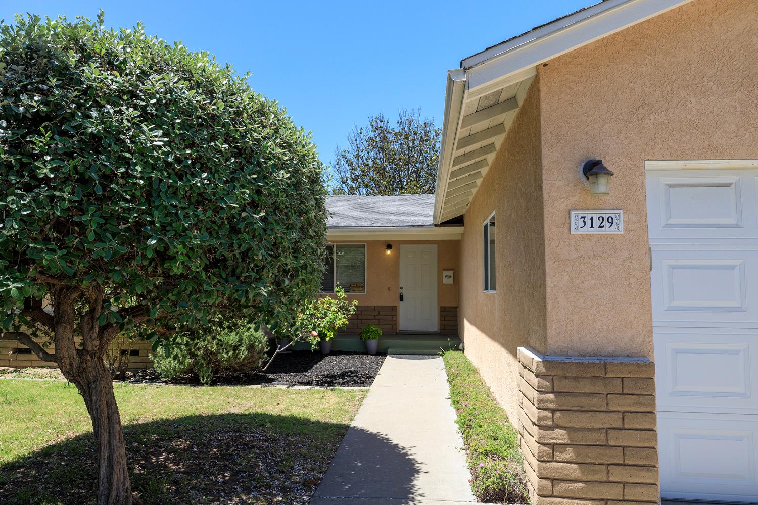 3129 Otis, Modesto, CA 95350