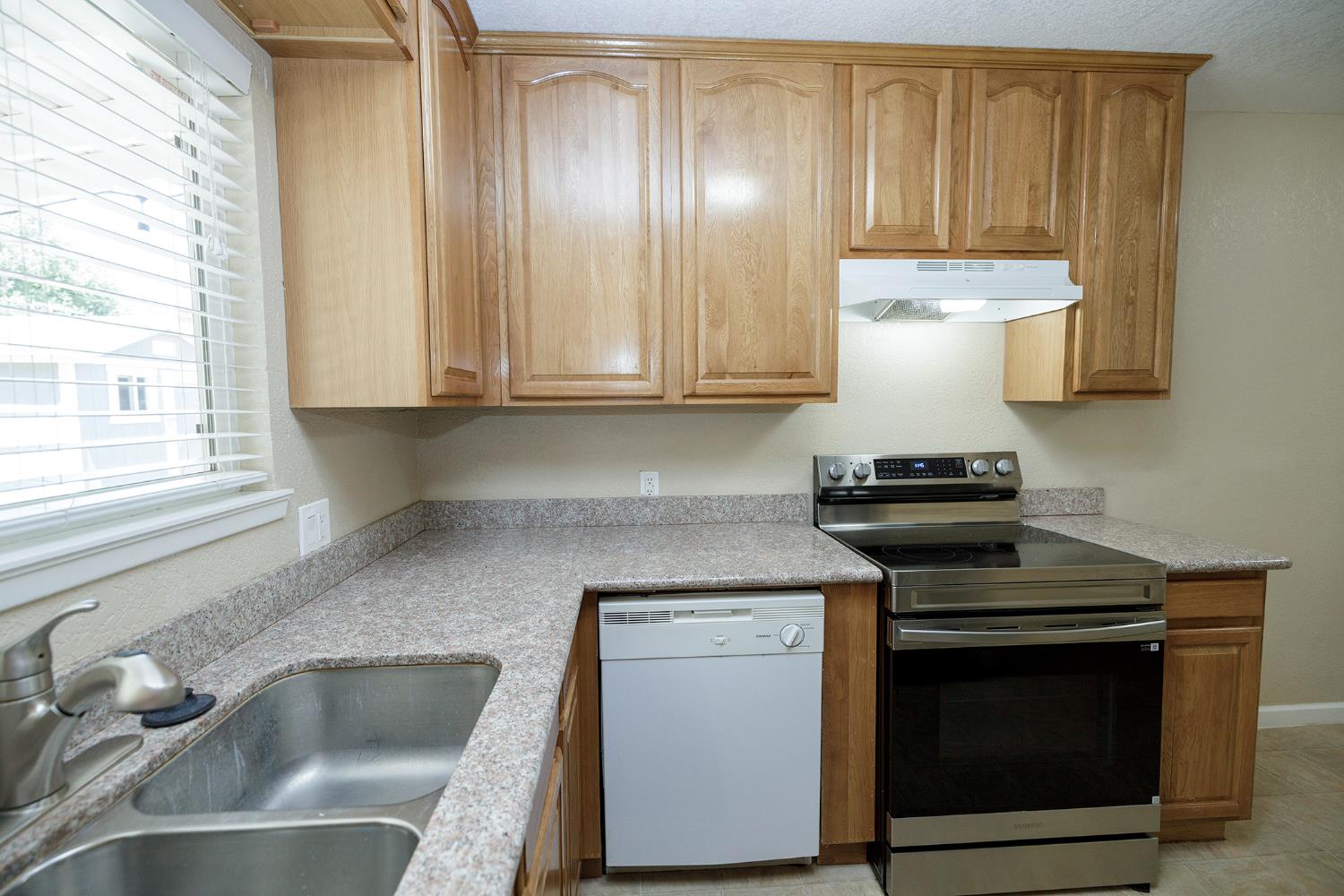 3129 Otis, Modesto, CA 95350