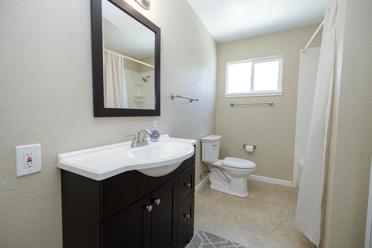 3129 Otis, Modesto, CA 95350