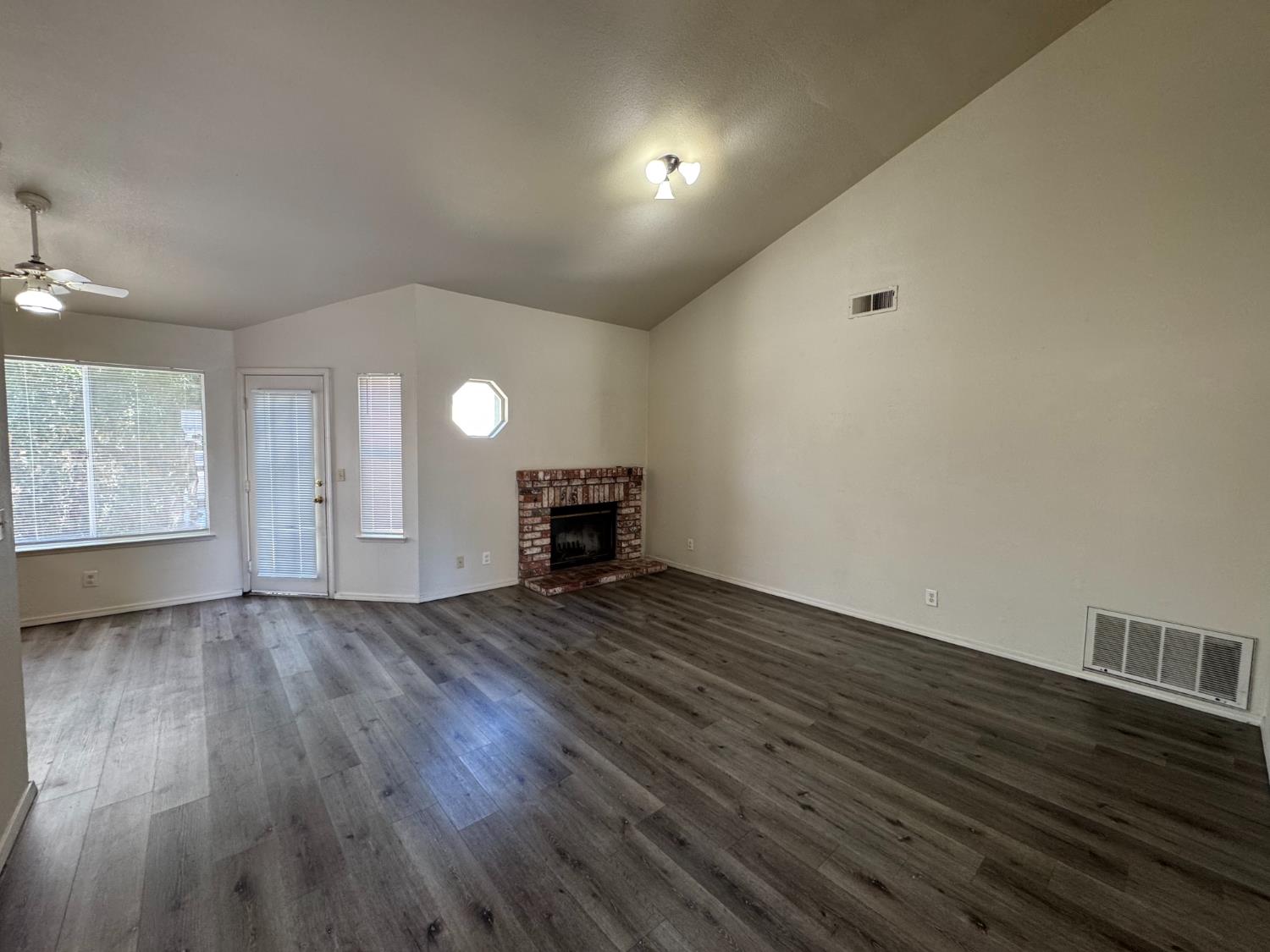 1900 Temescal Dr, Modesto, CA 95355