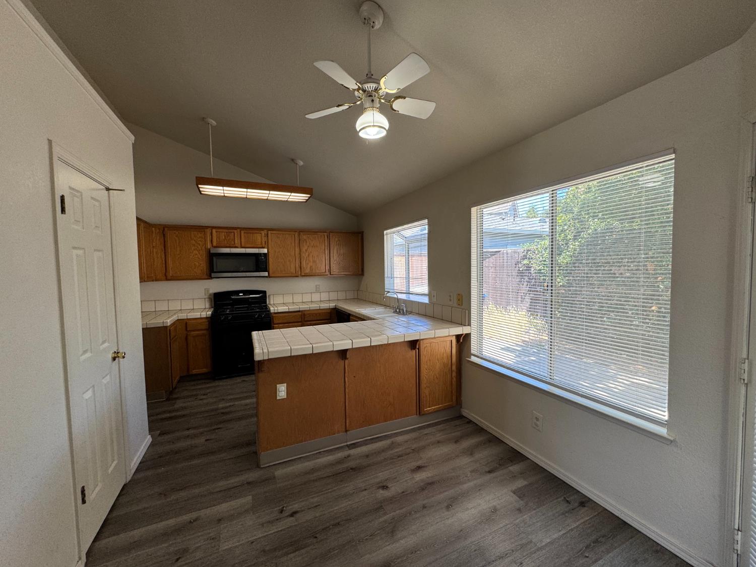 1900 Temescal Dr, Modesto, CA 95355